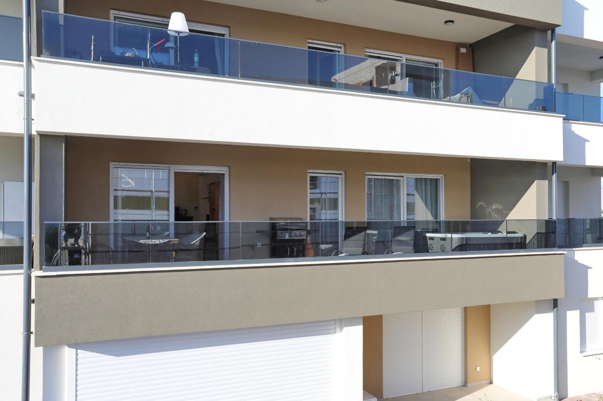 Apartment Relex With Pool & Jacuzzi Privlaka  Ngoại thất bức ảnh
