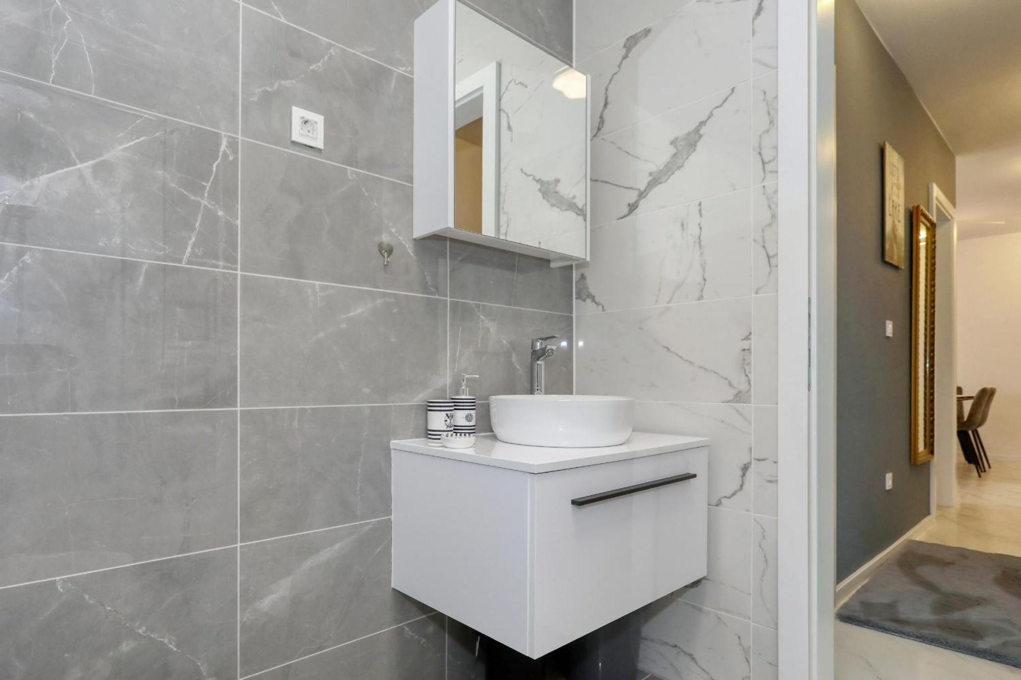 Apartment Relex With Pool & Jacuzzi Privlaka  Ngoại thất bức ảnh